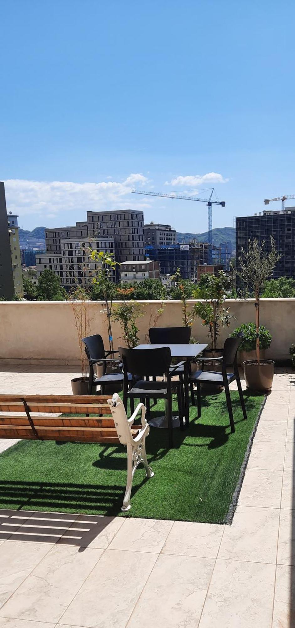 Hidden Gem, Modern 2bedroom, Amazing Terrace-free Parking-your Away From Apartment