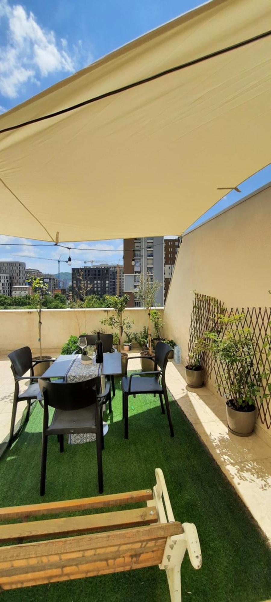Apartment Hidden Gem, Modern 2bedroom, Amazing Terrace-free Parking-your Away From